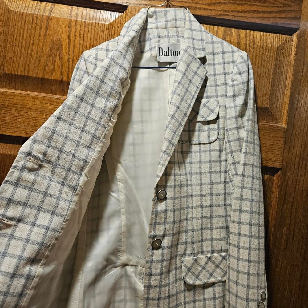 jacket - Picture 2 of 4